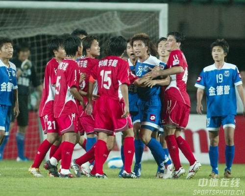 女排半决赛第二回合江苏3：0战胜辽宁，以大比分2：0晋级总决赛张常宁 江苏女排