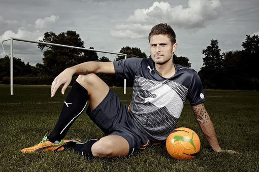 世界冠军黄雅琼、刘雨辰举行婚礼，樊振东、汪顺送上视频祝福