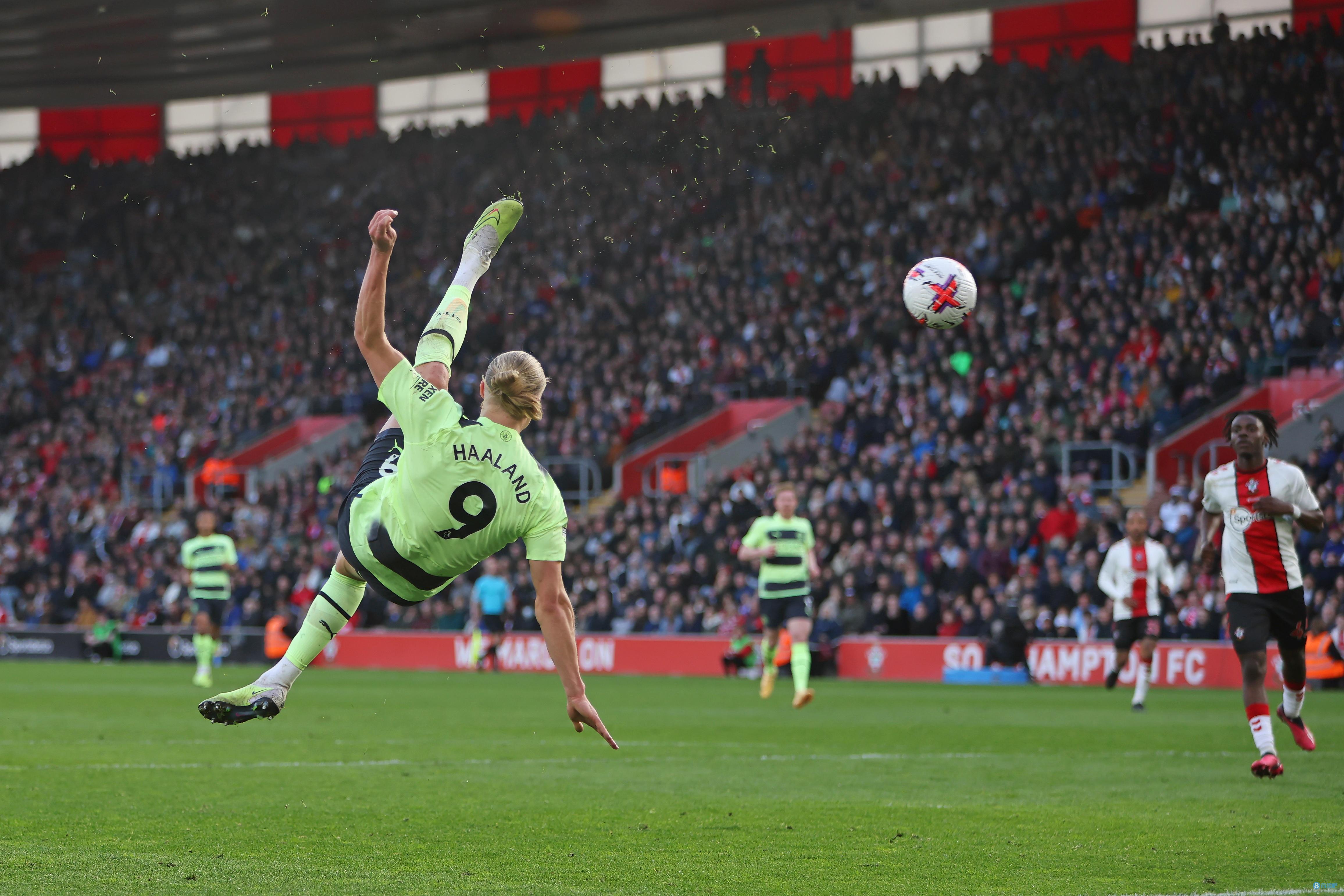 沃尔夫斯堡vs勒沃库森：马耶尔、阿诺德首发，希克、格里马尔多出战