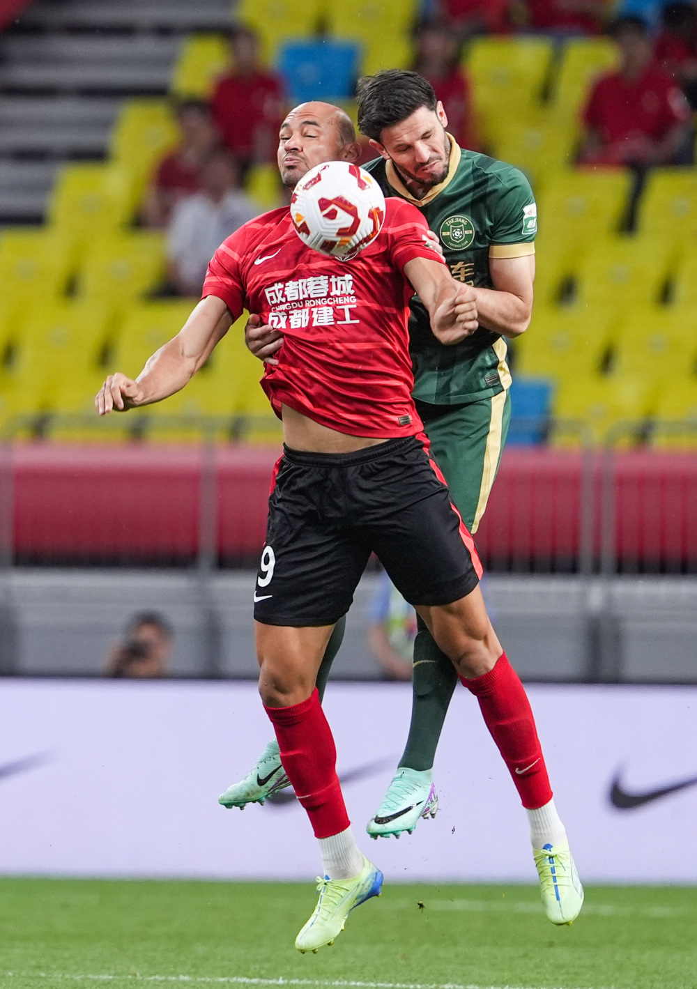 温哥华白浪中场：美冠杯双杀迈阿密国际的比赛给了我们信心