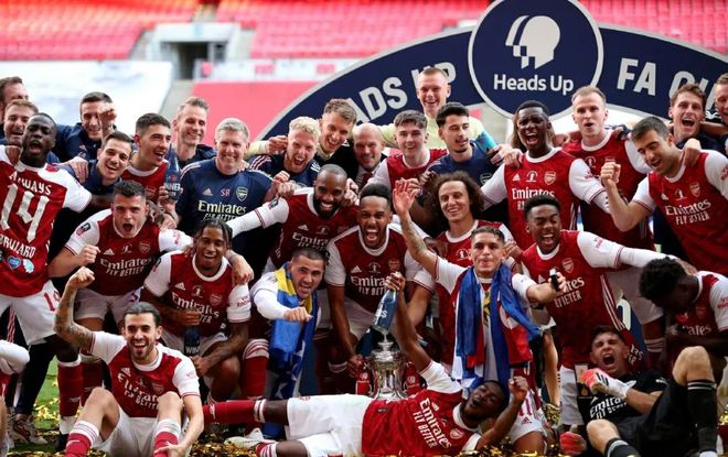 队内得分最高！沃克半场12中5，独得15分3篮板1助攻