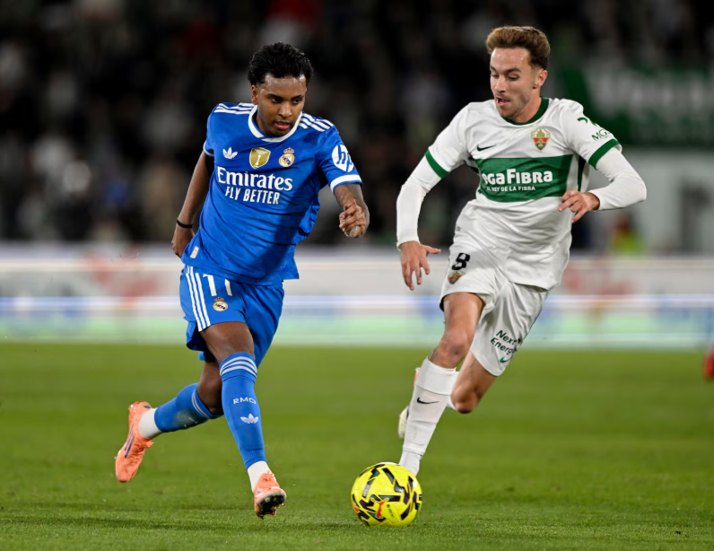 路易斯-迪亚斯导致阿什拉夫受伤，摩洛哥记者：你是个罪犯