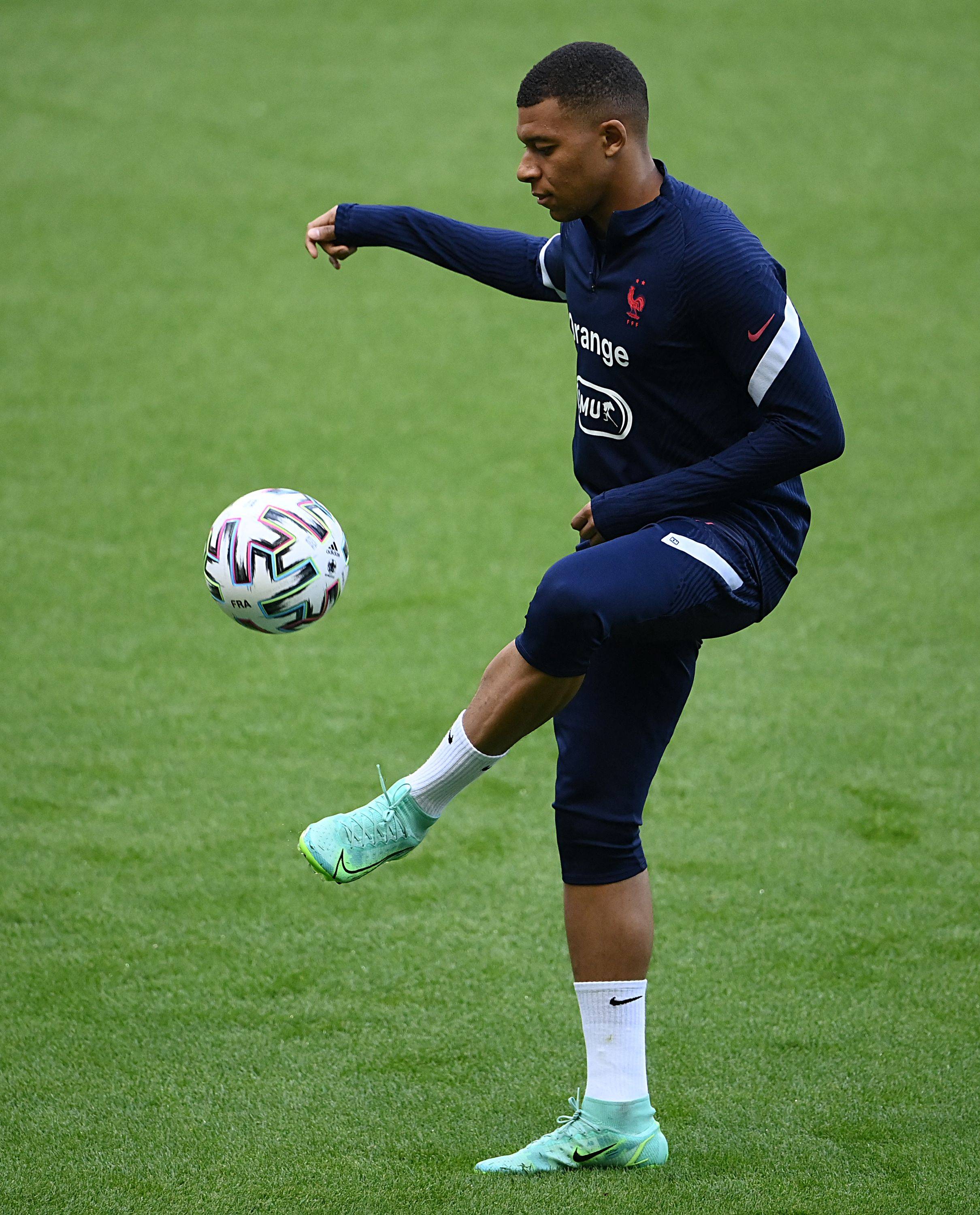 C罗成为格斗推广公司股东，并表示与后者具有相同的价值观