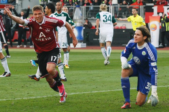 专打勇士！戈登面对勇士三分合计16中13，其余6场25中6